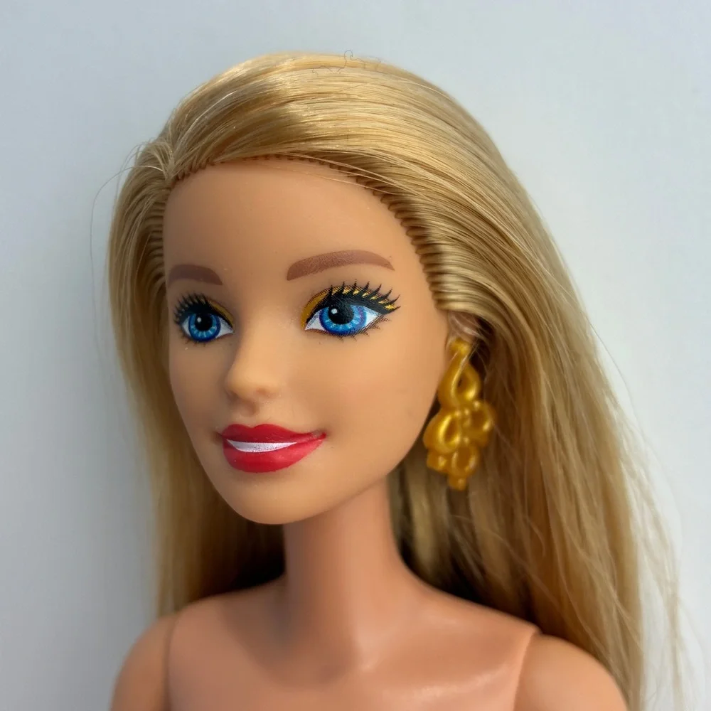 Barbie 2018 Millie Face Holiday Red Lip Gold Earrings Base Doll For Custom OOAK